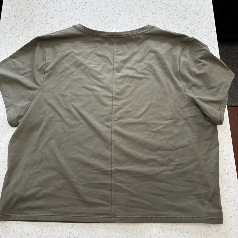 NWT Women's Athleta Top - Picture 3 of 3